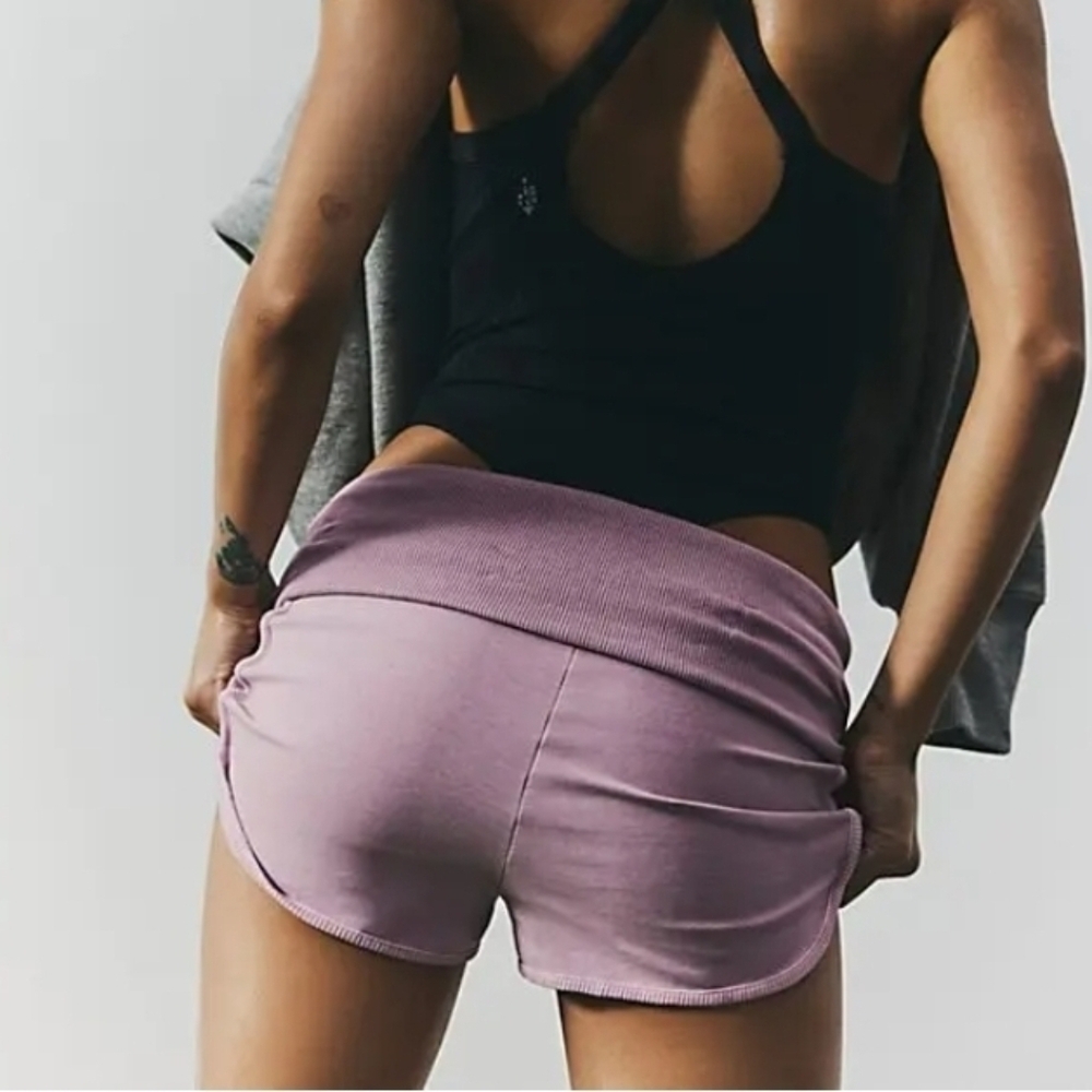 NWOT Free People Limitless Fitted Cotton Shorts Faded Mauve Size M - Picture 2 of 6